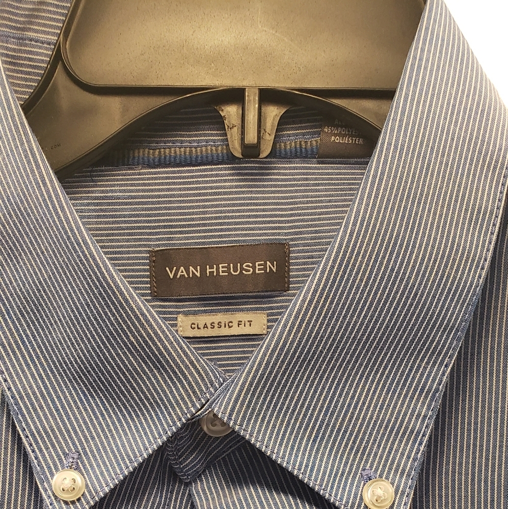 Men's Van Heusen Classic Fit Button Down Shirt!